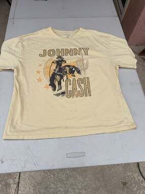 Johnny Cash Graphic Print T Shirt Pale Yellow Size Med Soft Feel Brand New W Tag